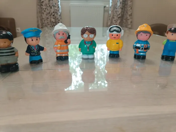 Lot 13 figurines personnages métiers - photo numéro 6