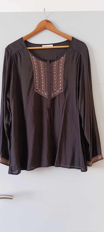 Blouse noire avec broderies et perles manches longues Armand Thiery Taille 5