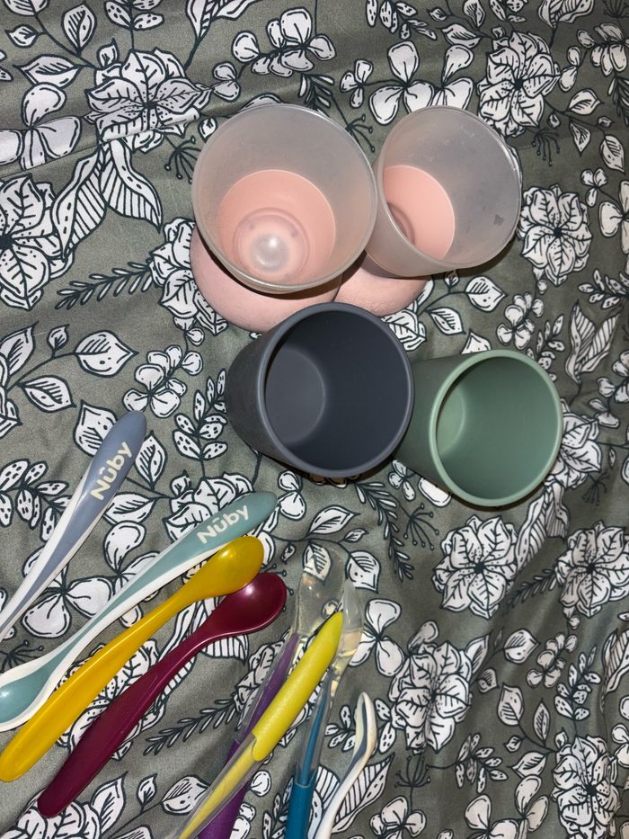 Lot vaisselles enfants - photo numéro 2