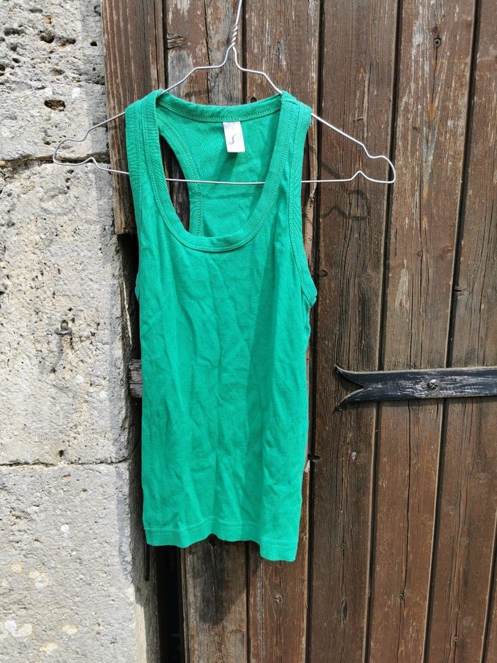 Debardeur vert taille 38 neuf