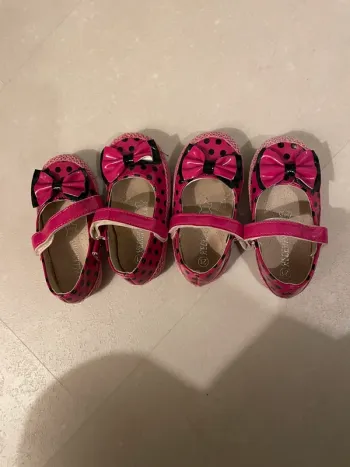 2 paires de chaussures