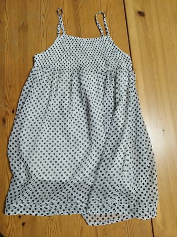 Robe blanche à pois