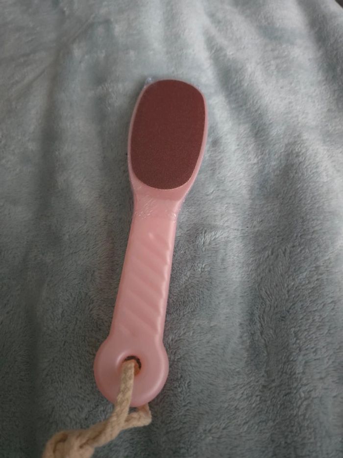 Râpé pour pieds neuve - photo numéro 2