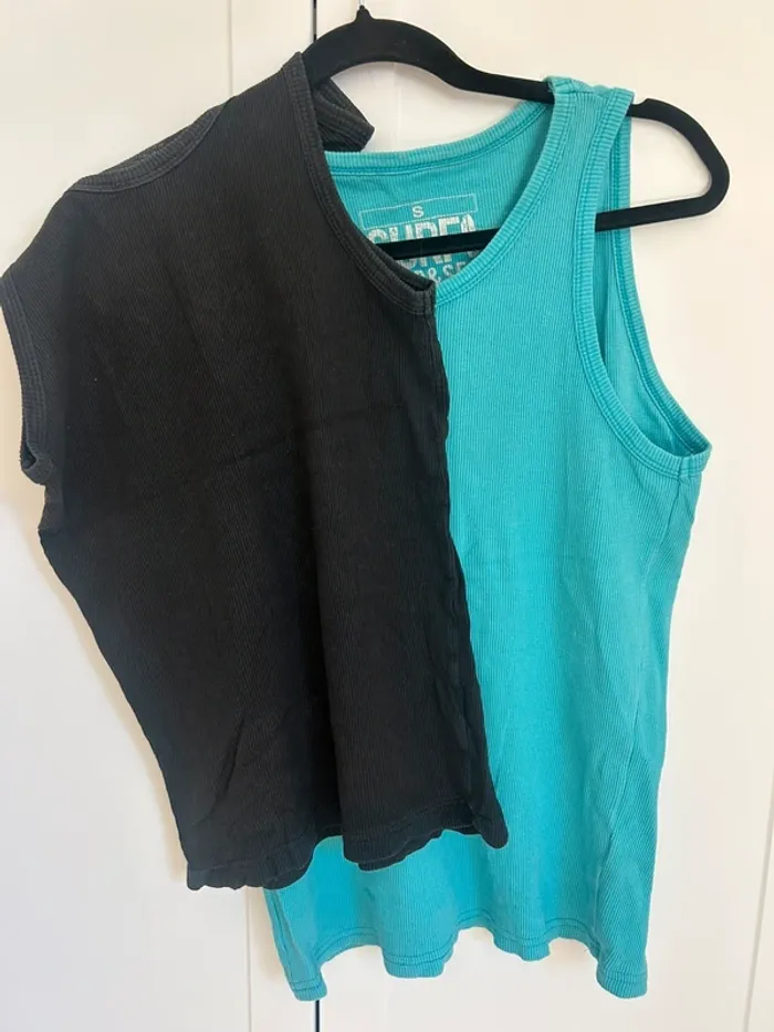2 Tee shirt sans manche