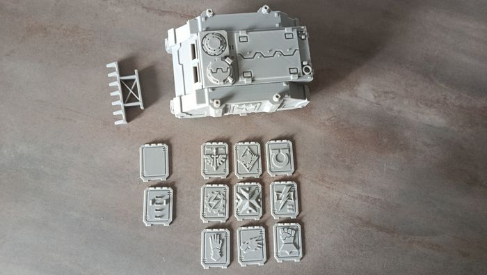 Char Rhino WH 40K wargame 25 € - photo numéro 2
