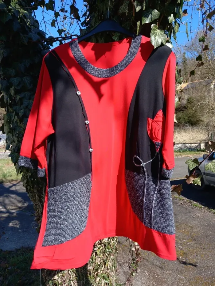 Tunique rouge et noire boutique chic