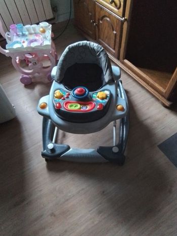 Trotteur balancelle et pousse pousse