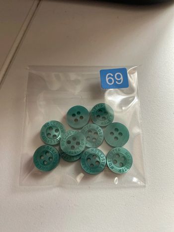 Mercerie - Lot de 10 boutons vert