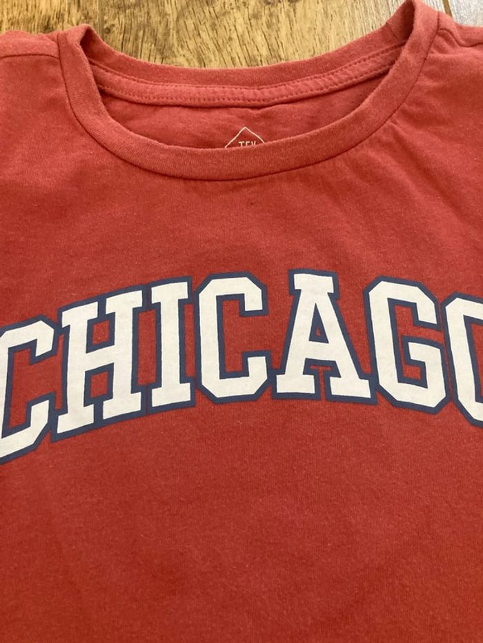 T-shirt rouge Chicago - photo numéro 2