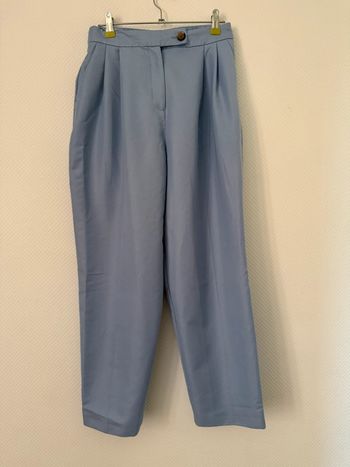 Pantalon bleu ciel en très bon état taille 36 asos
