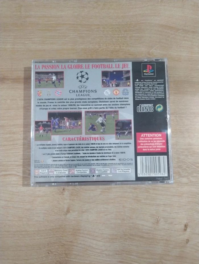 Uefa Champions league 98/99 ps1 - photo numéro 2