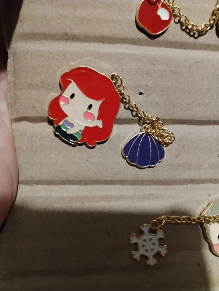 Pins Disney princesses