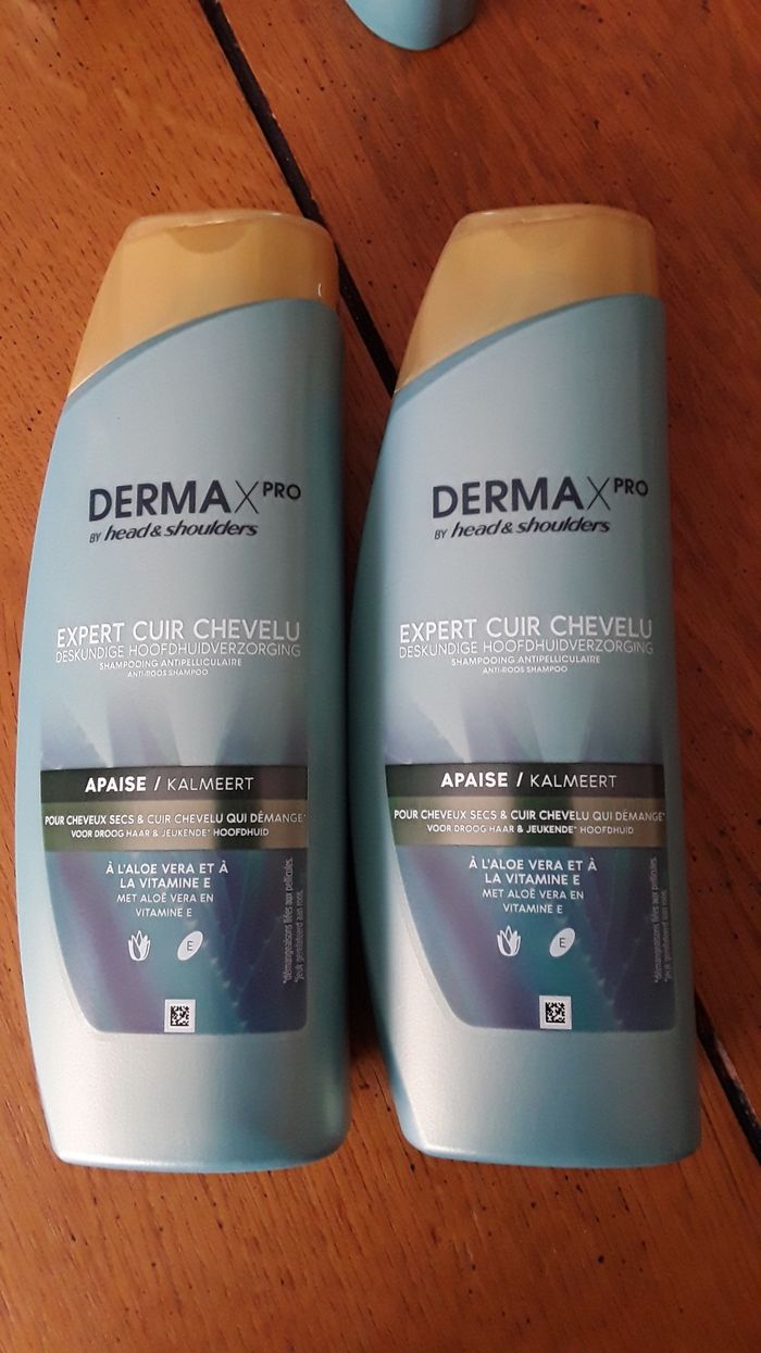 Lot de 2 grand flacons de shampoings H&S DermaX Pro Apaise