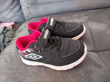 Basket umbro enfant taille 24