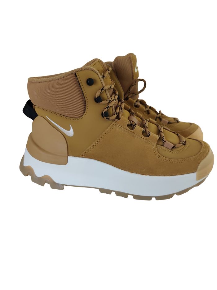 Chaussures Nike femme montantes - photo numéro 2