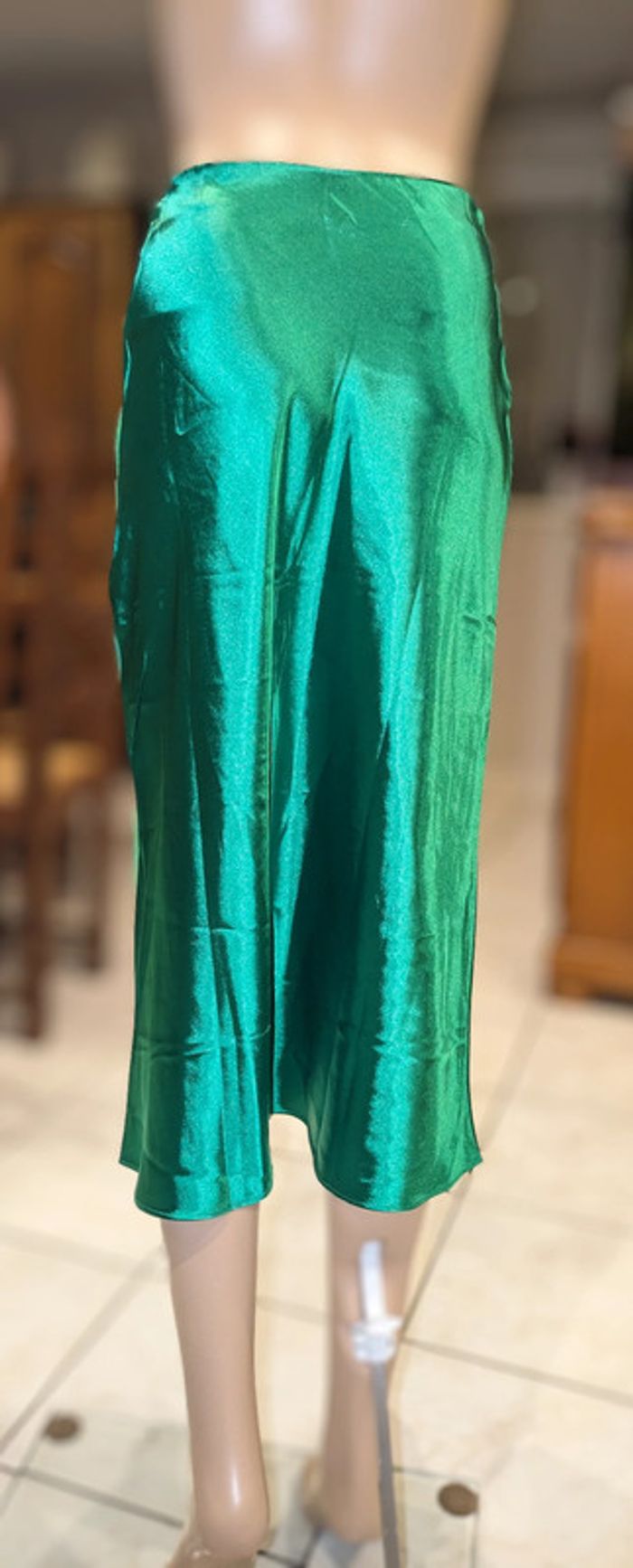 Jupe satin vert - photo numéro 3