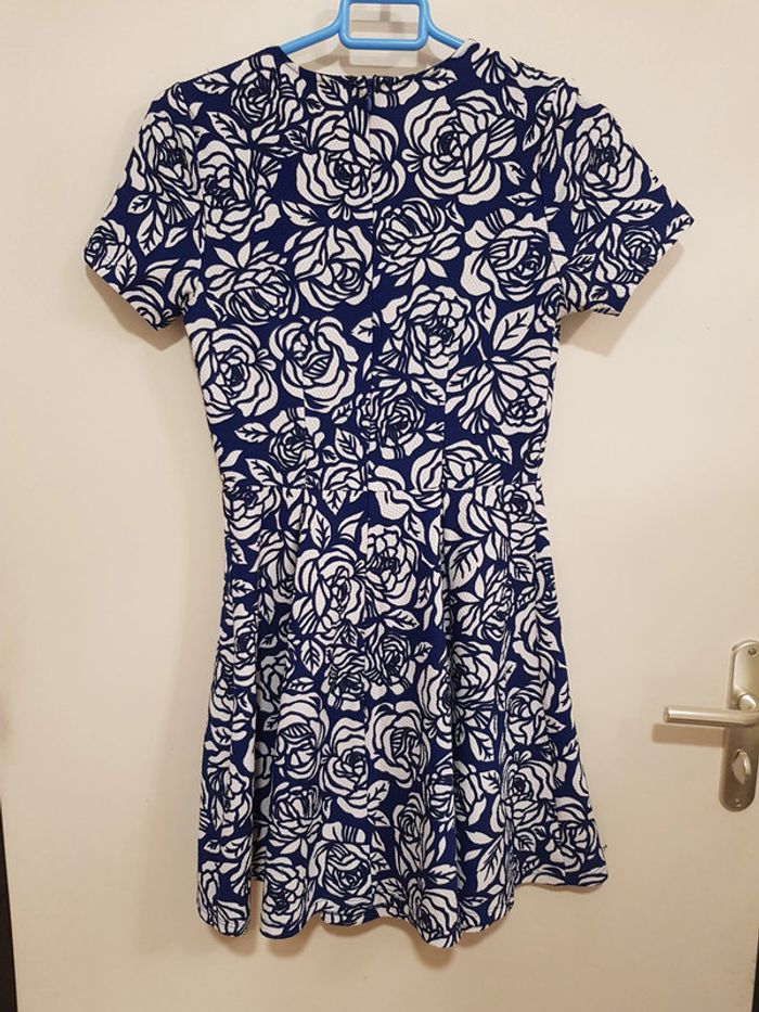 Robe à fleurs bleue - photo numéro 4