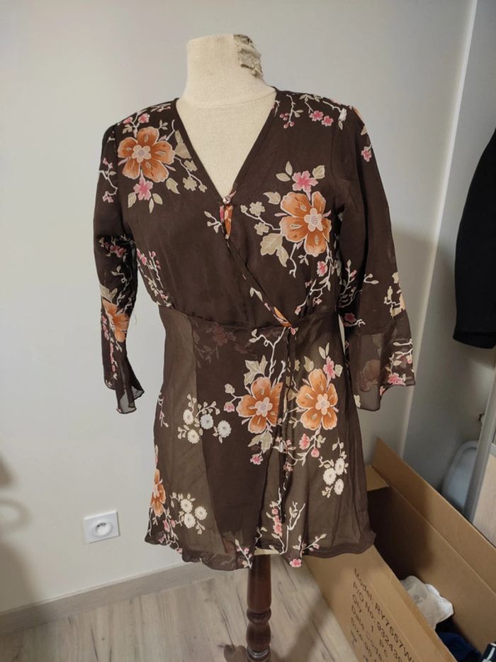 Tunique marron à fleurs