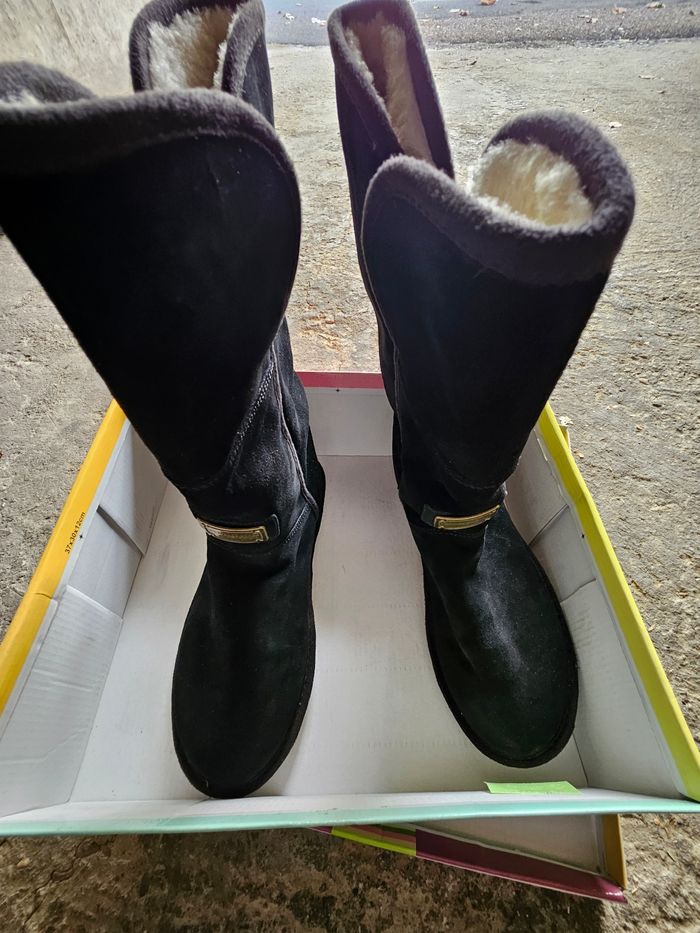 Botte fourrée tropézienne, très bon état