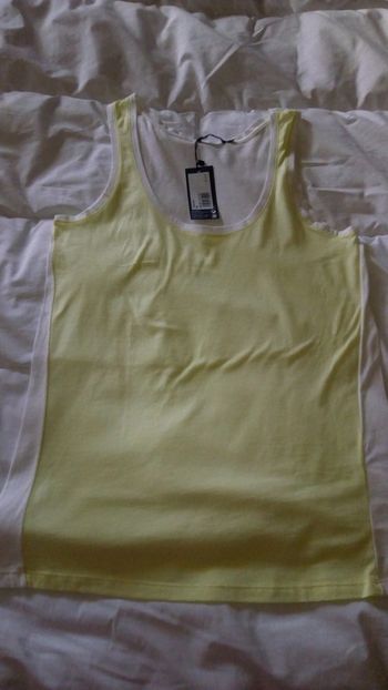 Tee-shirt sans manche bi-colore