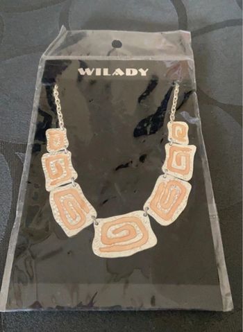 Collier fantaisie femme argenté et Orange neuf
