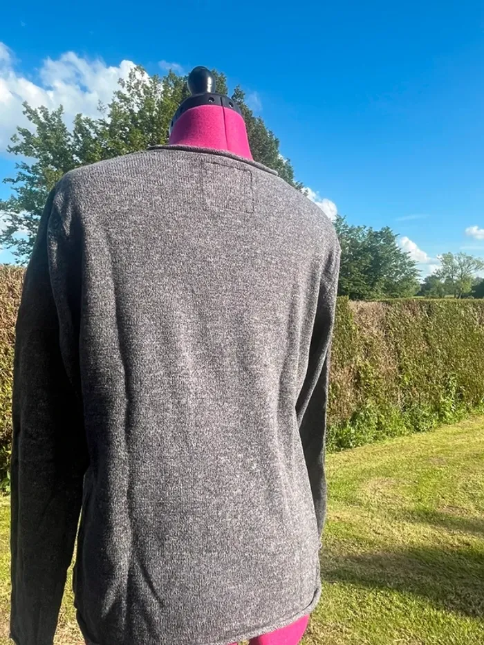 Pull gris - photo numéro 2