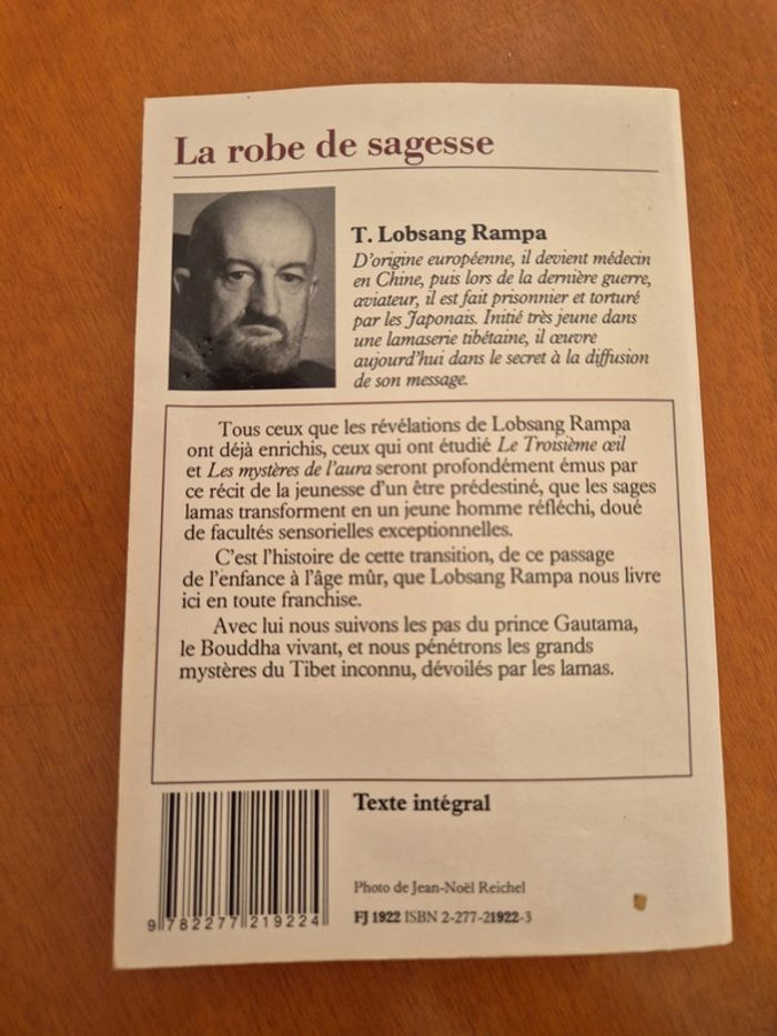 Livre la robe de la sagesse - photo numéro 2