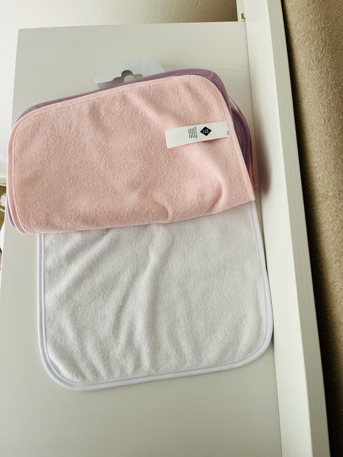 Lot 3 bavoirs neufs - photo numéro 3