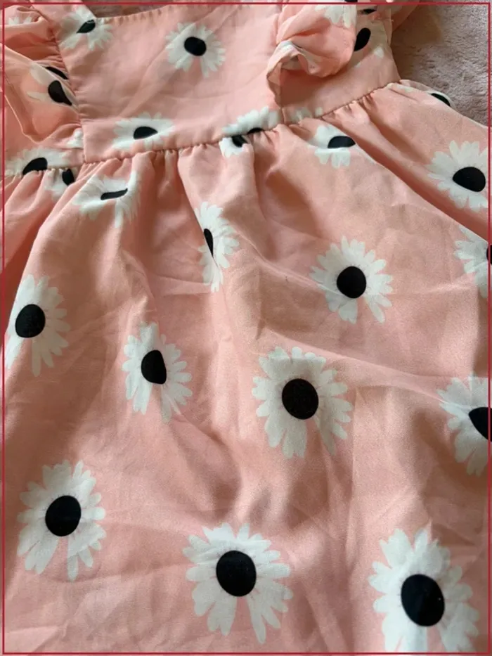 Robe d'été Chicaprie rose marguerites 4 ans - Très bon état - photo numéro 5