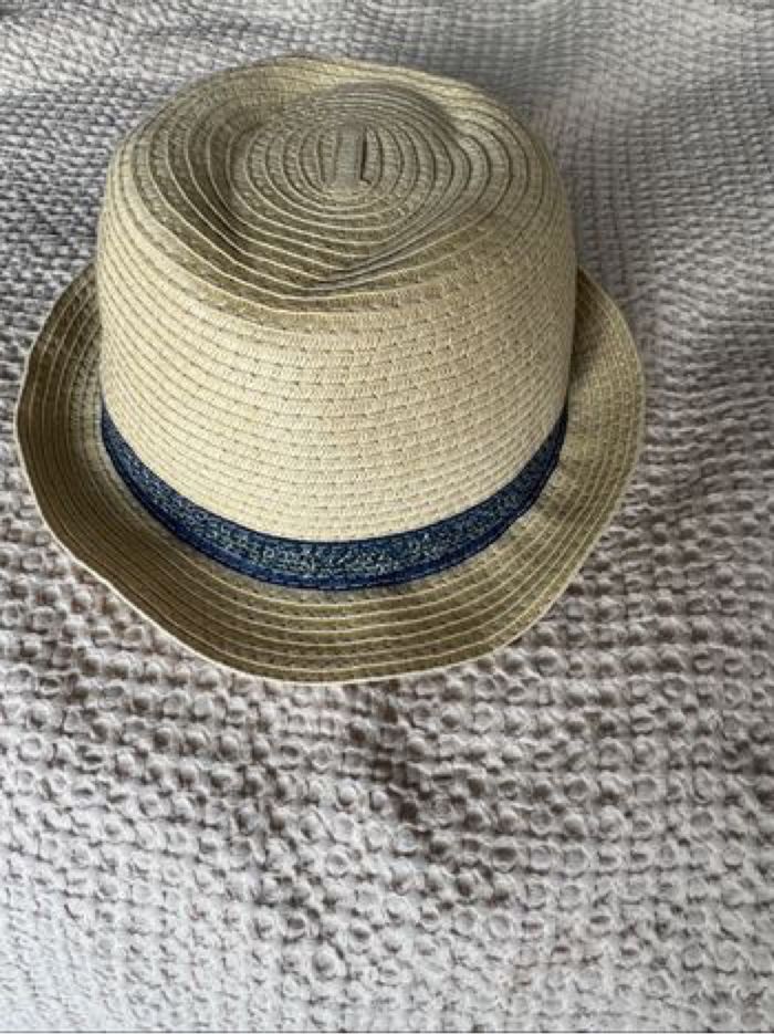 Chapeau garçon kiabi taille 51/52