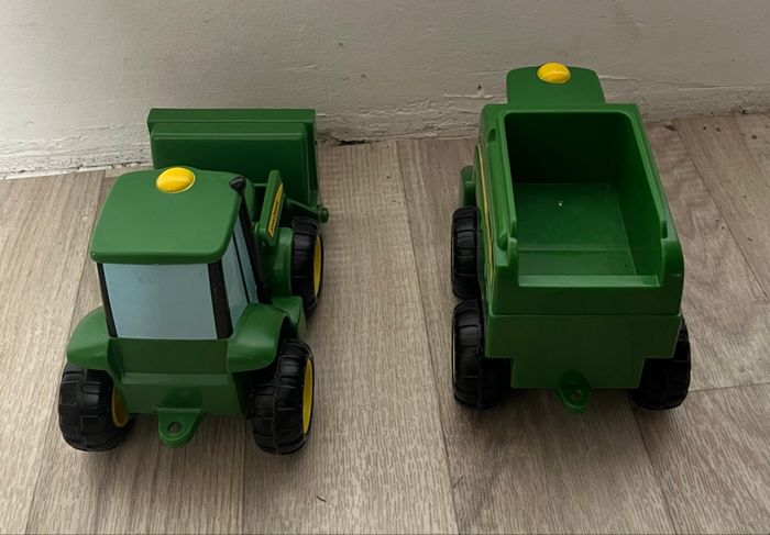 Tracteur et moissonneuse - photo numéro 3