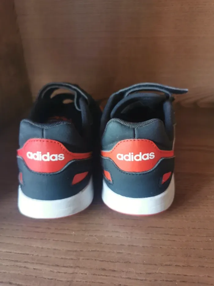Baskets Adidas. - photo numéro 5