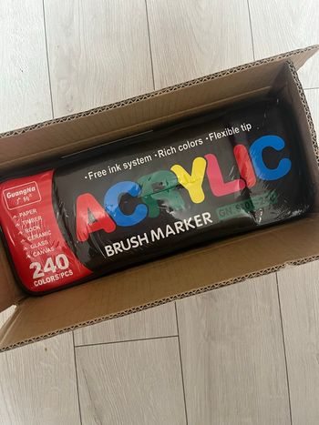 240 feutres acryliques guangNa trousse