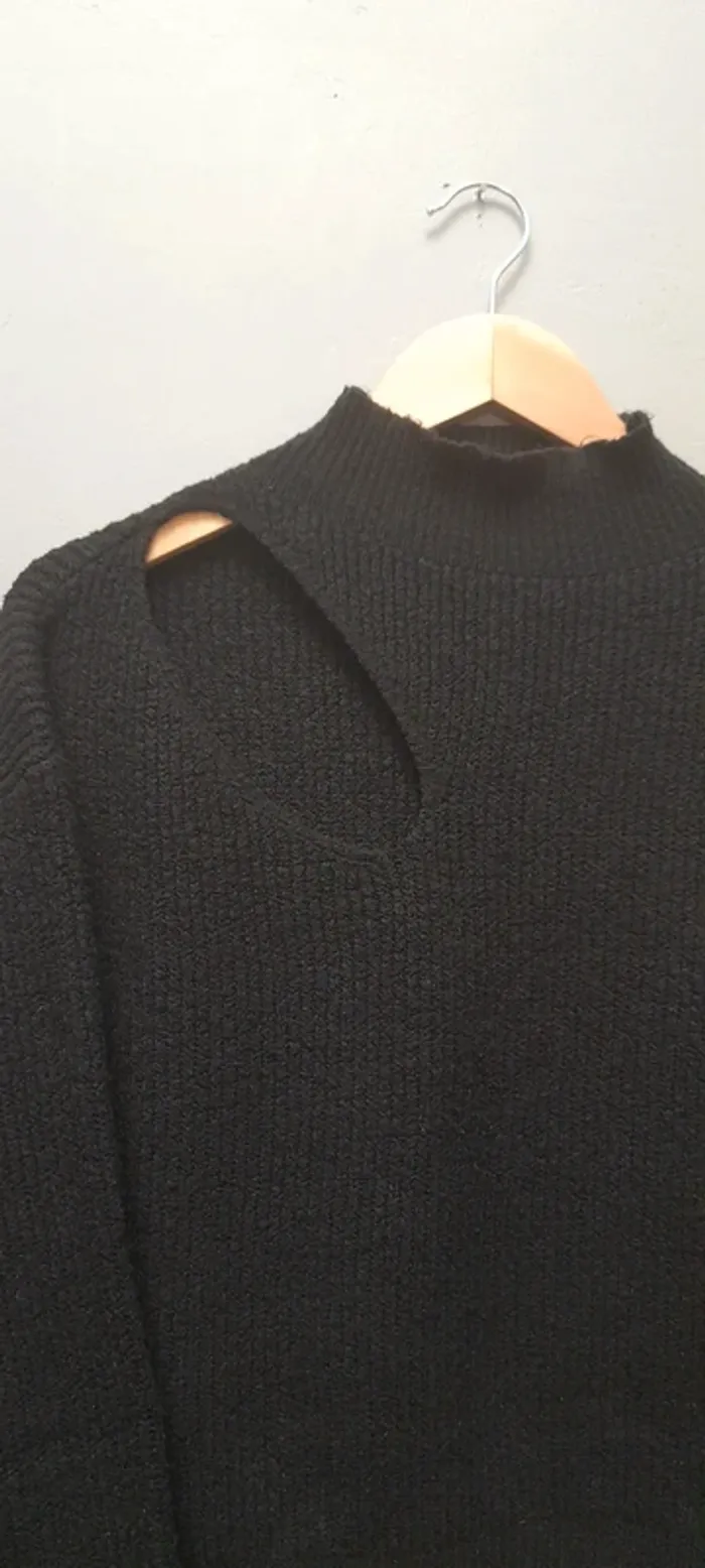 Pull avec petit col et ouverture - photo numéro 5