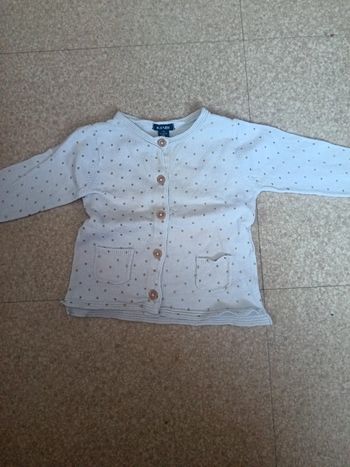 Un gilet pour fille 3 mois