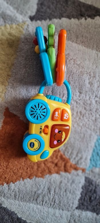 Hochet trousseau de clés tut-tut