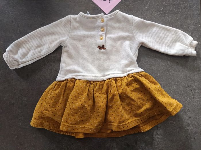 Robe crème et moutarde 6 mois - photo numéro 3
