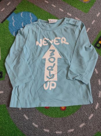 t-shirt bleu flèche