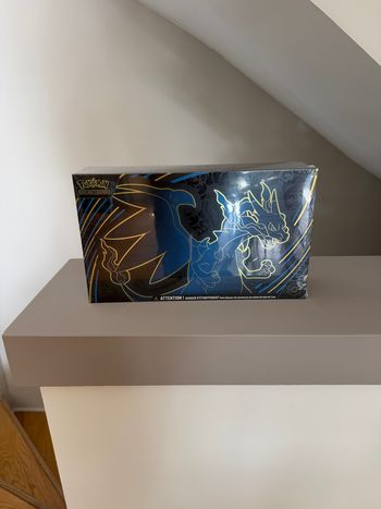 Pokémon - Coffret 18 Boosters - Collection Ultra Premium UPC : Dracaufeu X Ex ME02