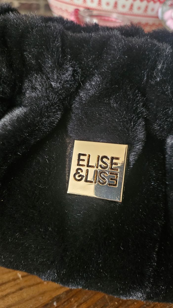 Trousse à maquillage noire et doré - photo numéro 2