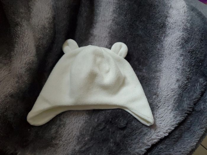 Bonnet taille 43 0 6 mois