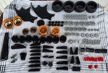 Lot de pièces LEGO Batman 7784 La Batmobile