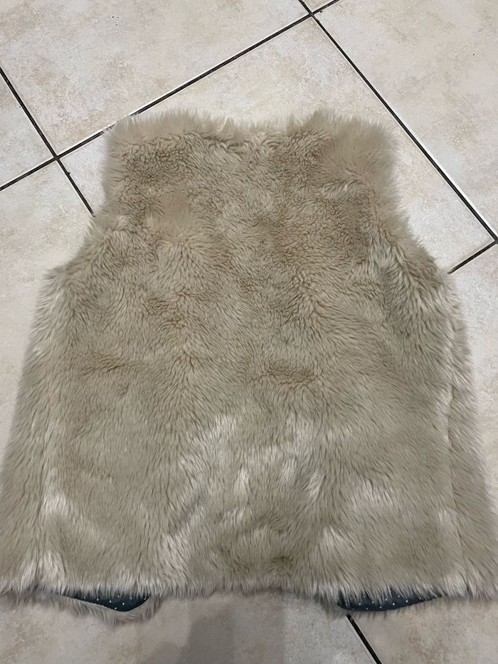 Gilet sans manches en fausse fourrure