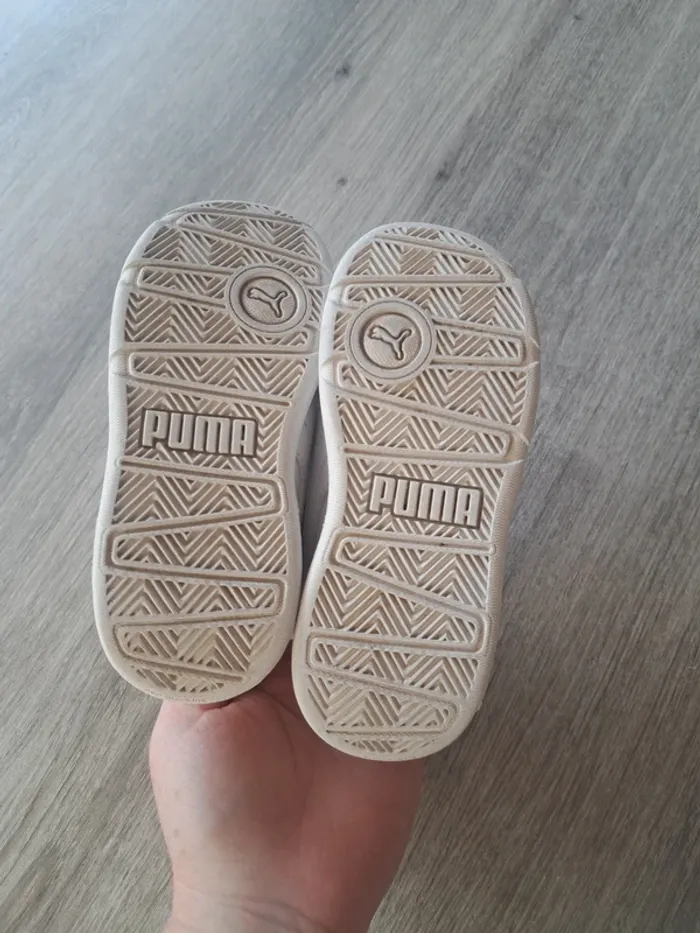 Basket a scratch puma taille 24 - photo numéro 5