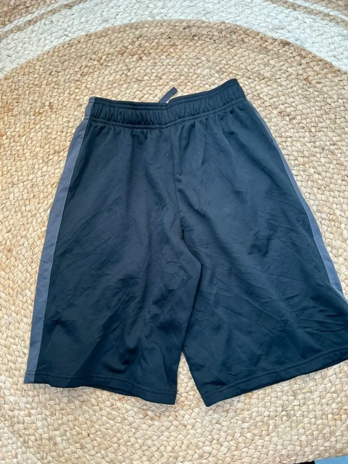 Short Garçon Champion Noir & Gris | Taille 14 ans | Très Bon État | Sport Casual | R46 - photo numéro 2