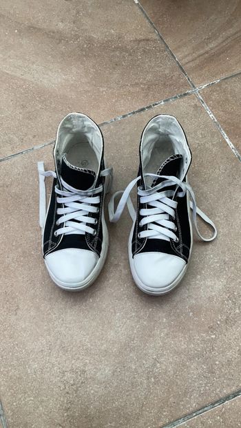 Baskets montantes noires et blanches 37