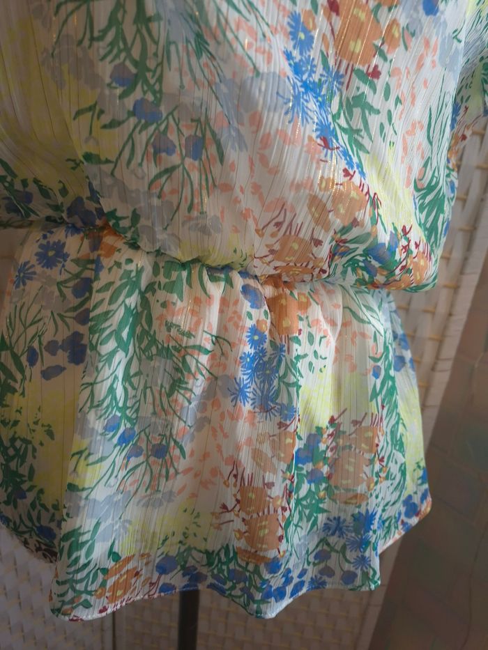 🌸 joli top / blouse fleuri vaporeux Etam détails dorés femme TS / 36 - photo numéro 6