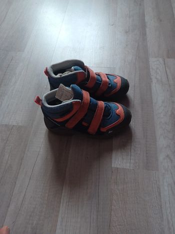 Très jolie chaussures pour fille de randonnée