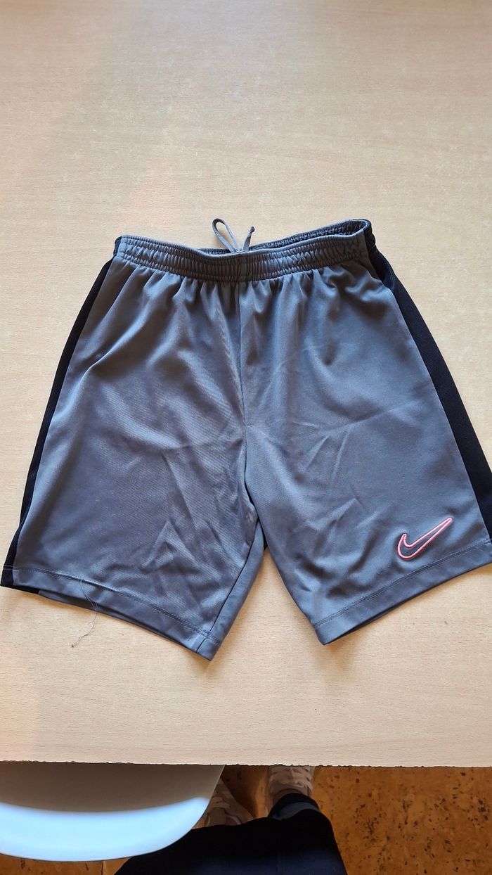 Tshirt et short Nike dri fit enfant - photo numéro 7