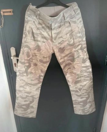 Pantalon camouflé